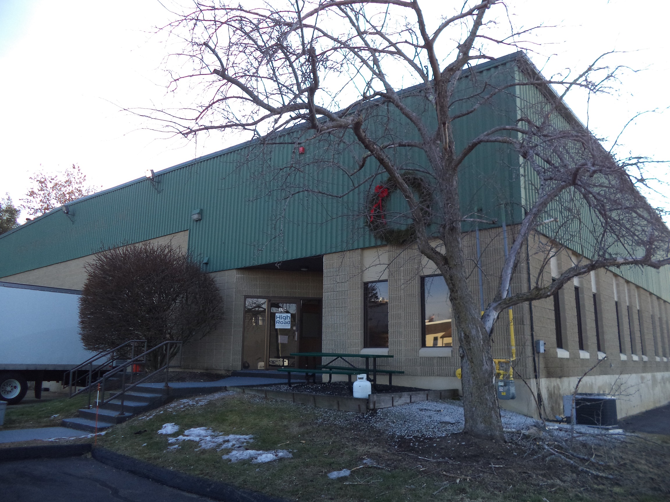 17 Tinker Ave, Londonderry, NH 03053 - For Lease