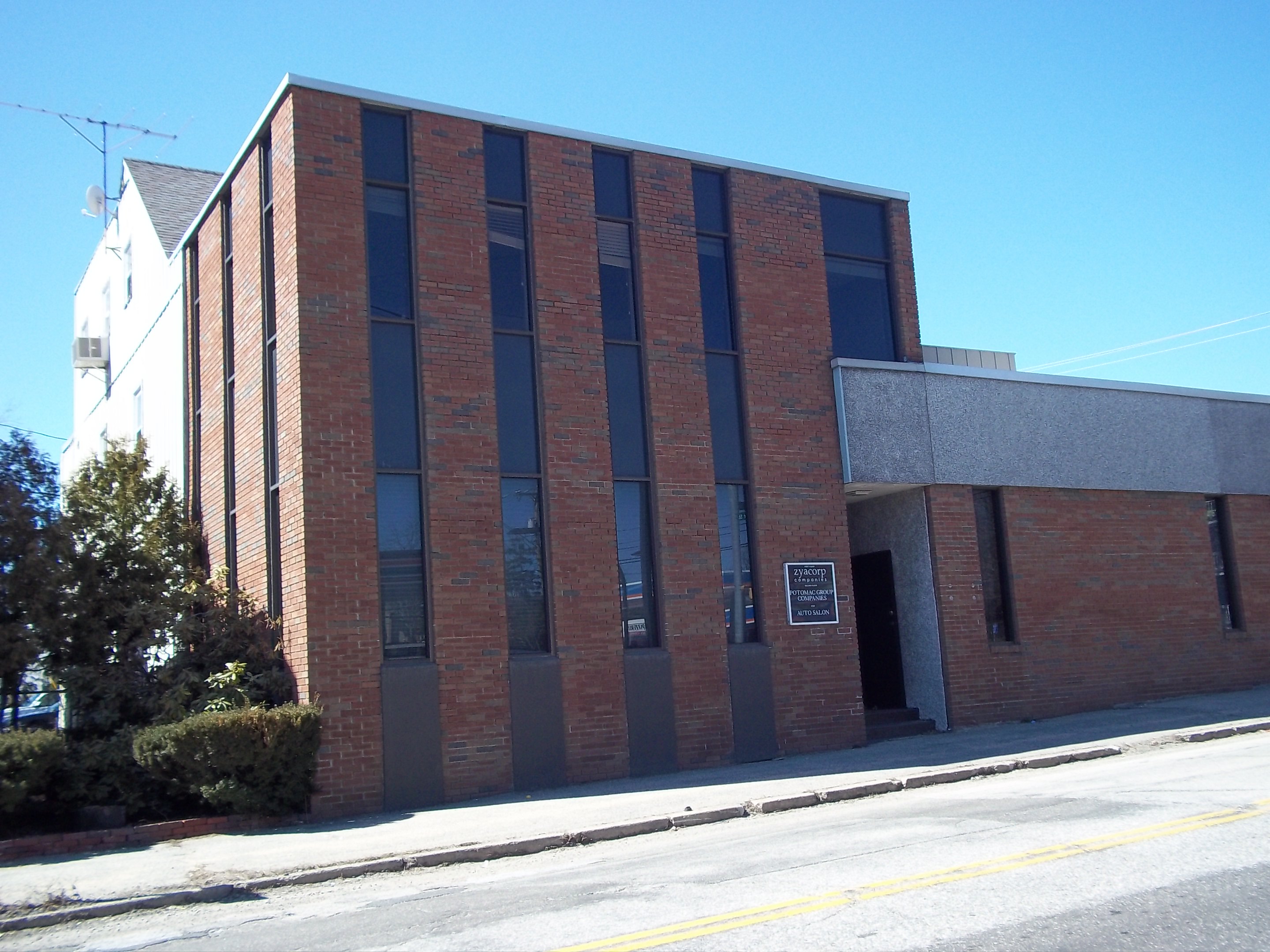 912 Union Street, Manchester, NH 03104 - For Lease 