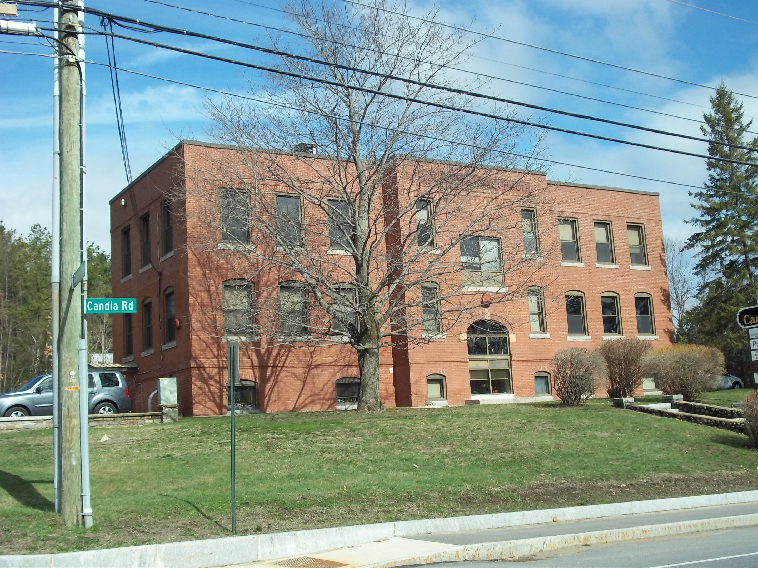 1600 Candia Road, Manchester, NH 03109 - For Lease 