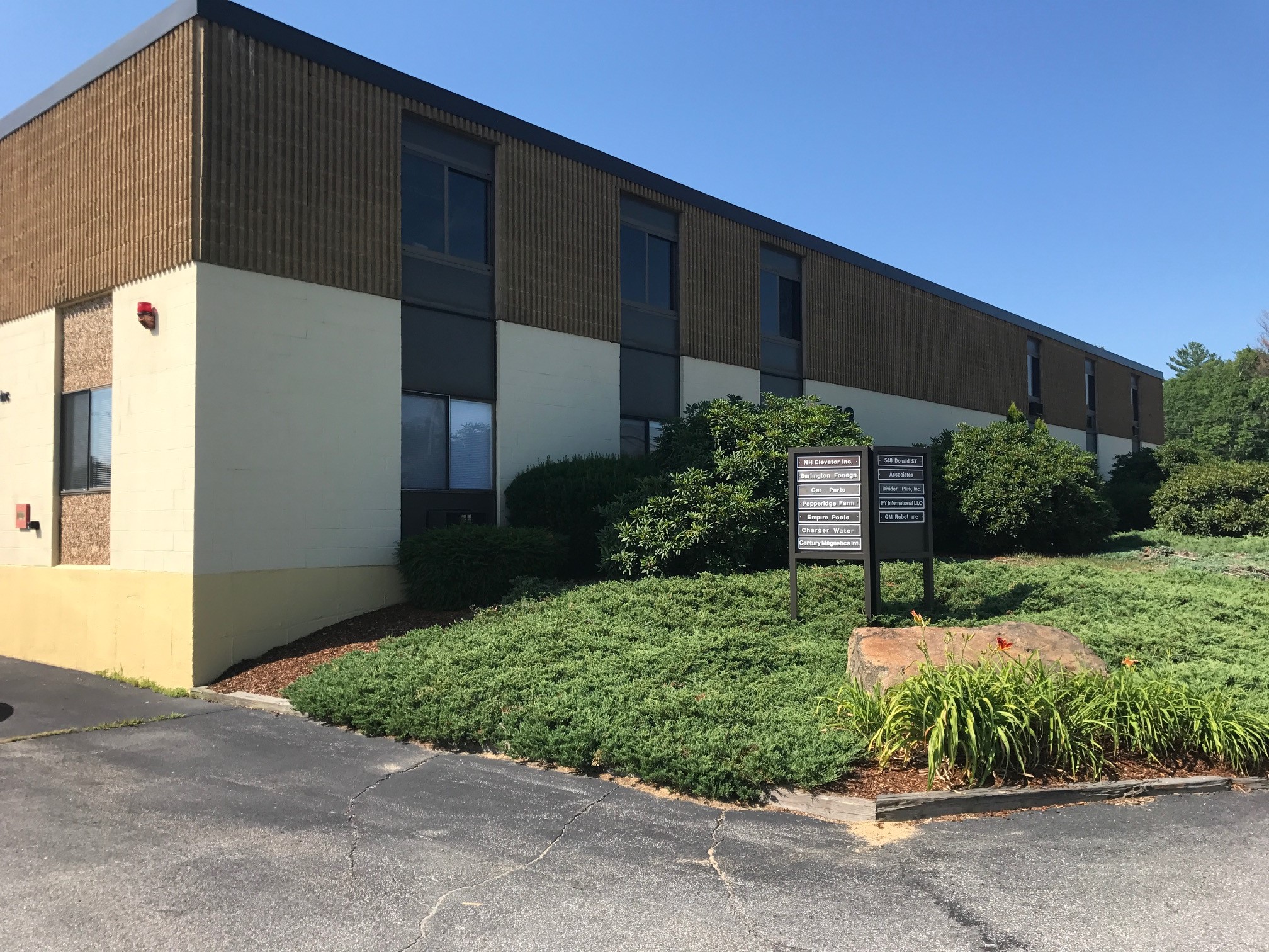 548 Donald Street, Bedford, NH - Office / Whse / Industrial for Lease 