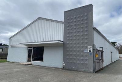 92 Londonderry Turnpike, Manchester, NH 03104 - Office/Warehouse For Lease